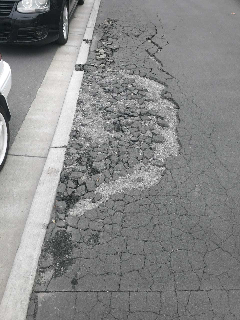 The photograph attached to this roading/streets report