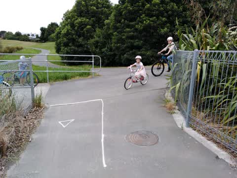 Roading/Streets, a report photo