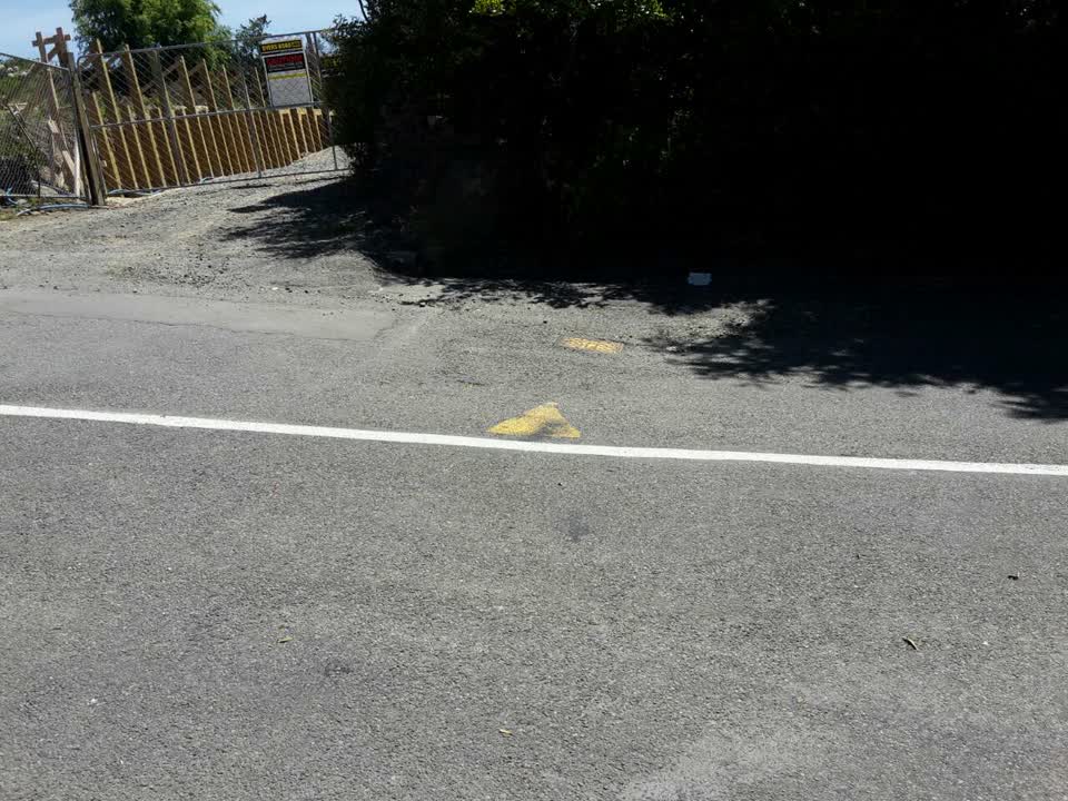 The photograph attached to this roading/streets report