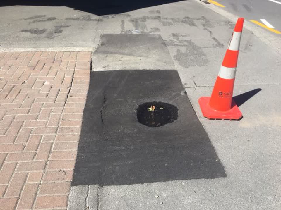 The photograph attached to this roading/streets report