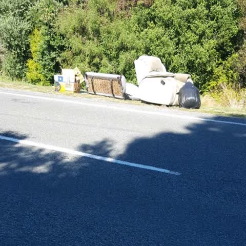 Rubbish/Recycling, a report photo
