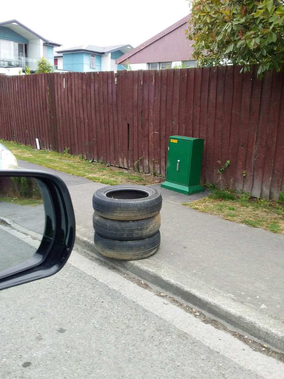The photograph attached to this rubbish/recycling report