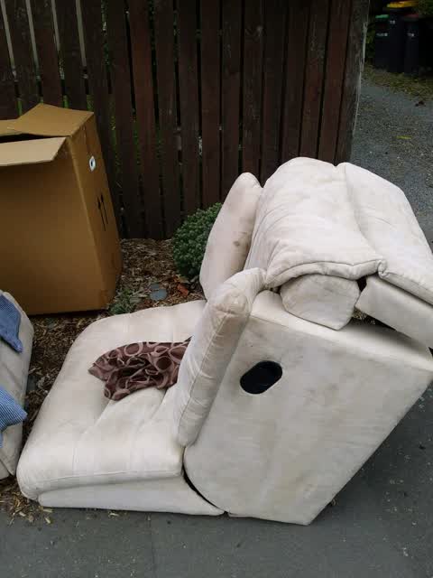 Rubbish/Recycling, a report photo