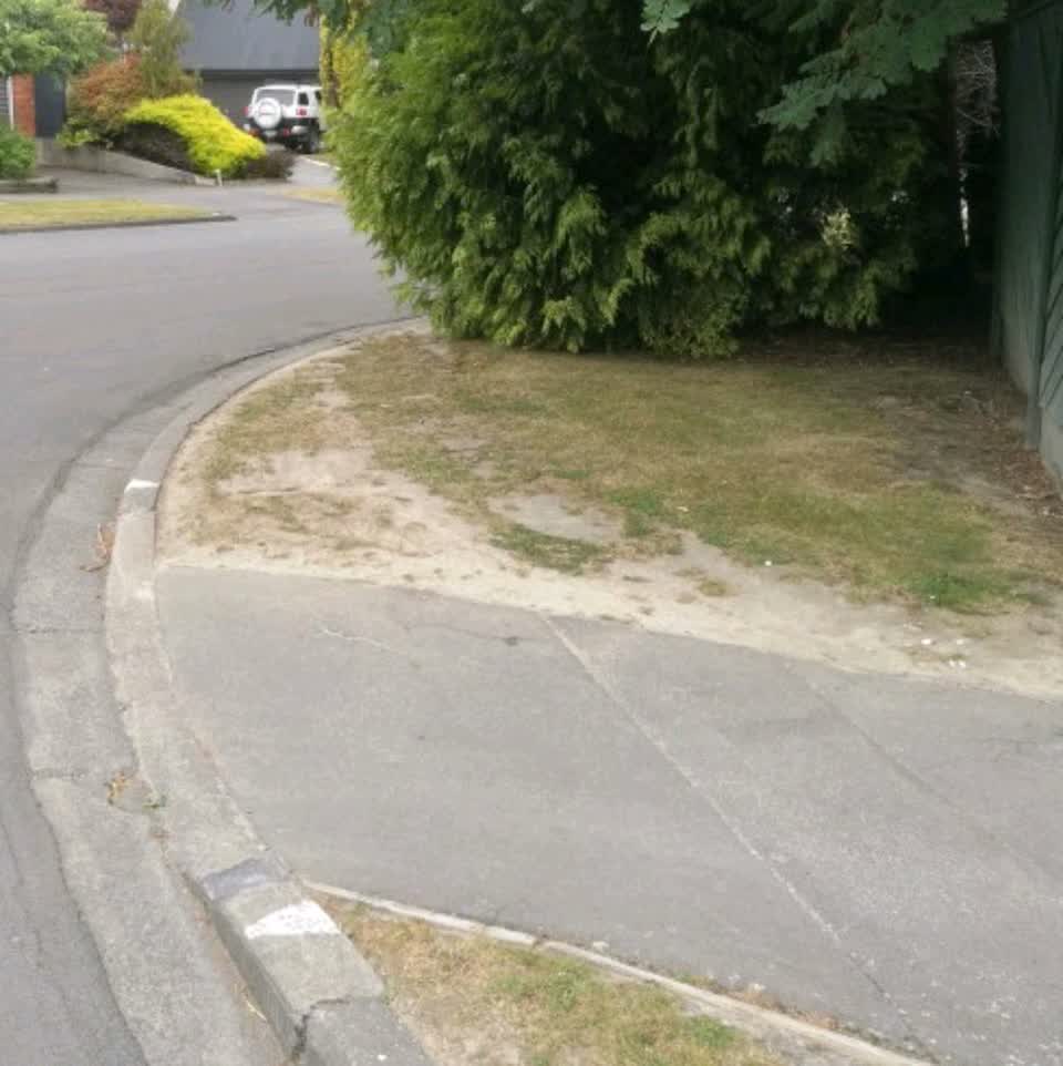 The photograph attached to this roading/streets report