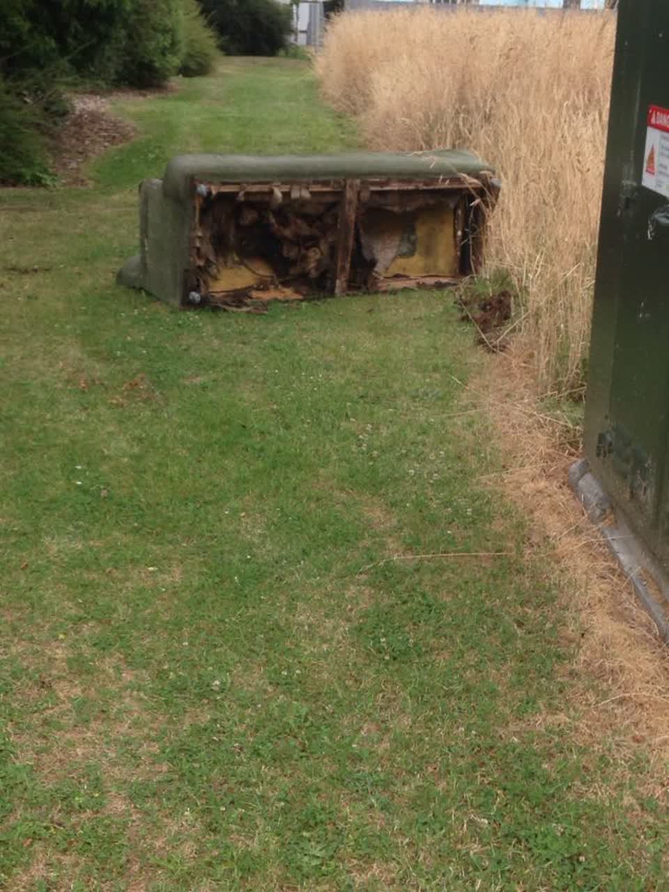 The photograph attached to this rubbish/recycling report
