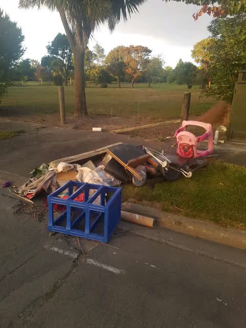 Rubbish/Recycling, a report photo
