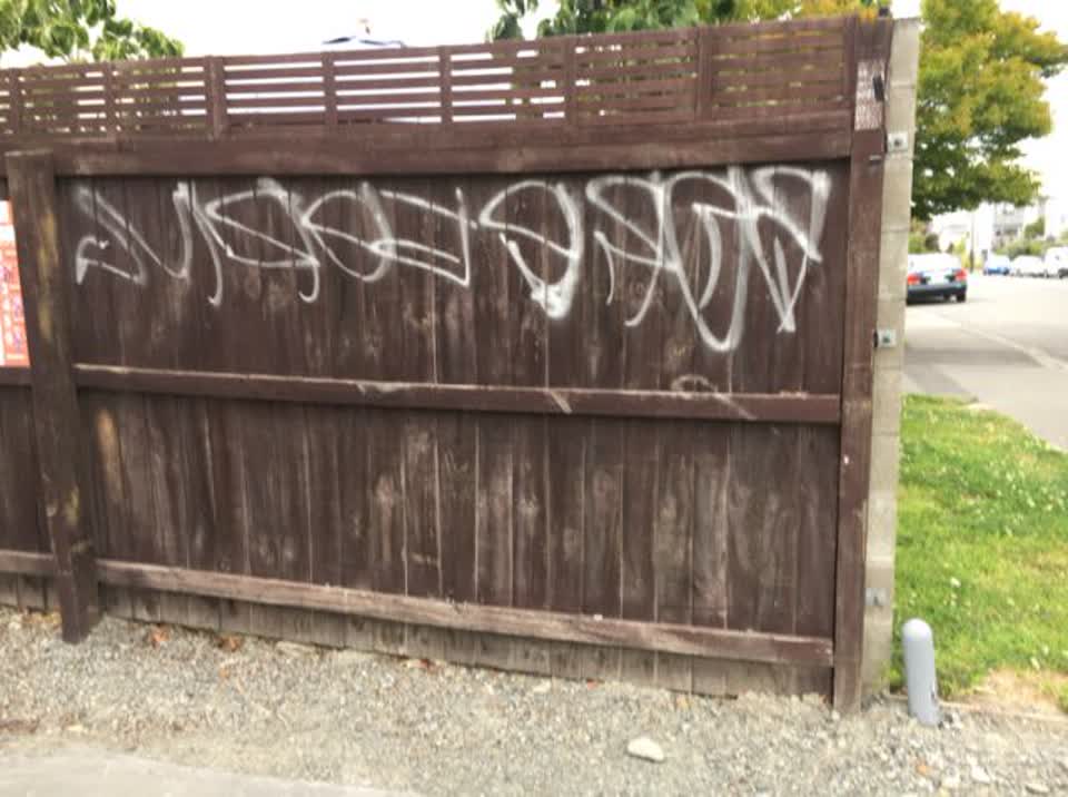 The photograph attached to this graffiti report