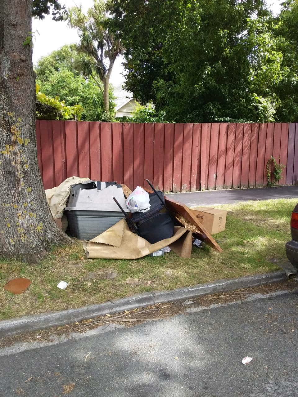 The photograph attached to this rubbish/recycling report
