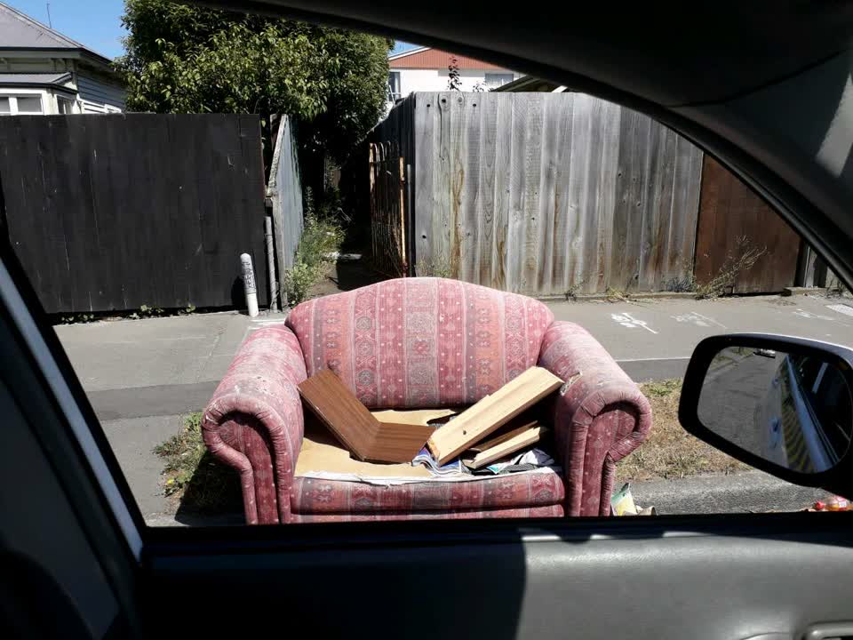 The photograph attached to this rubbish/recycling report