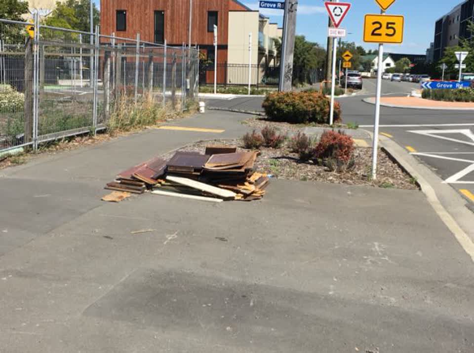 The photograph attached to this rubbish/recycling report