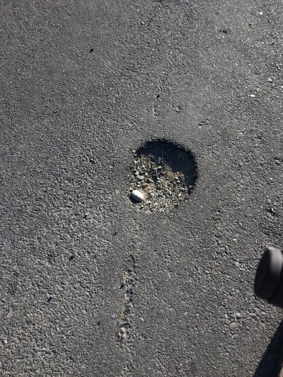 The photograph attached to this roading/streets report