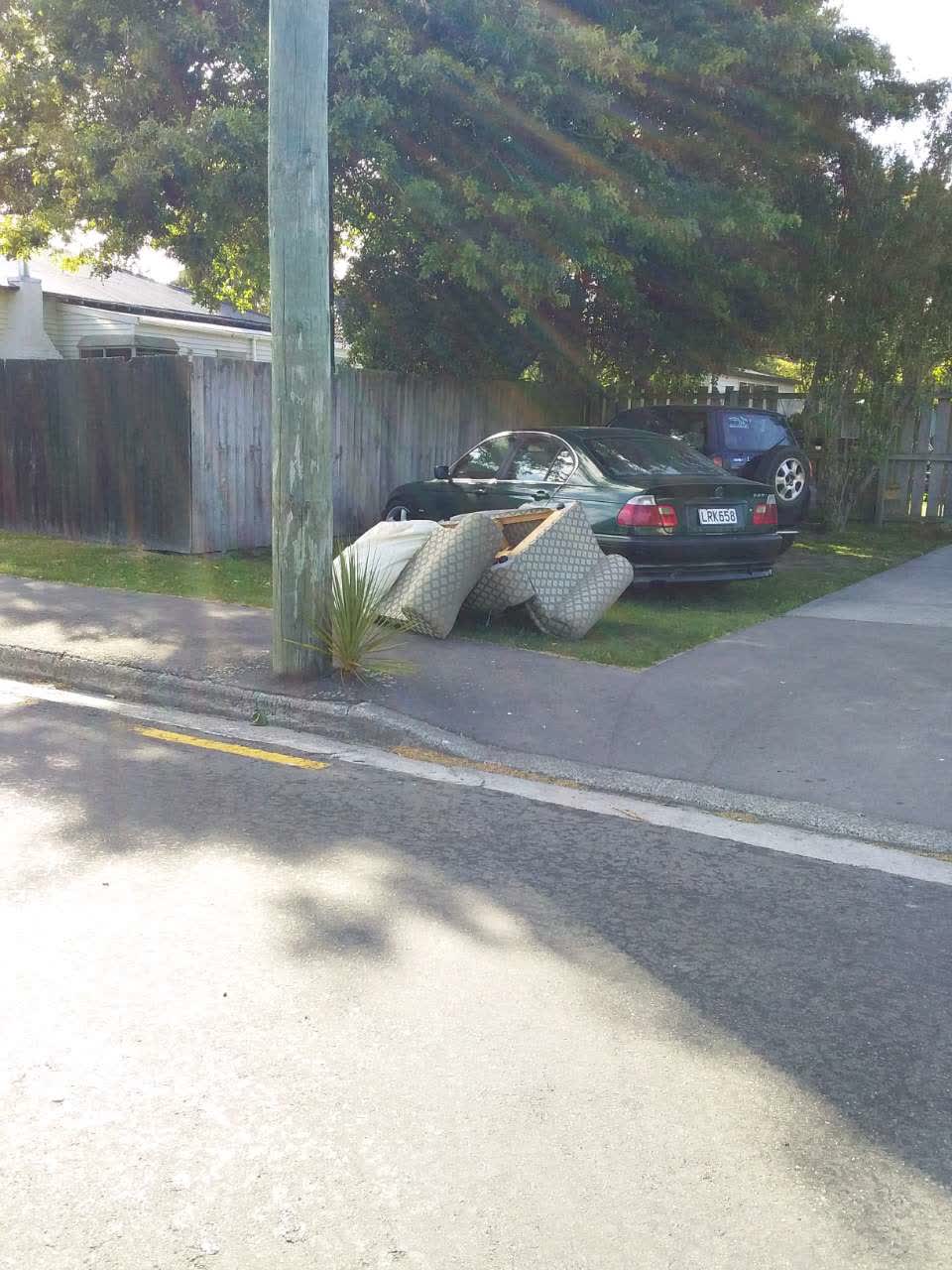 The photograph attached to this rubbish/recycling report