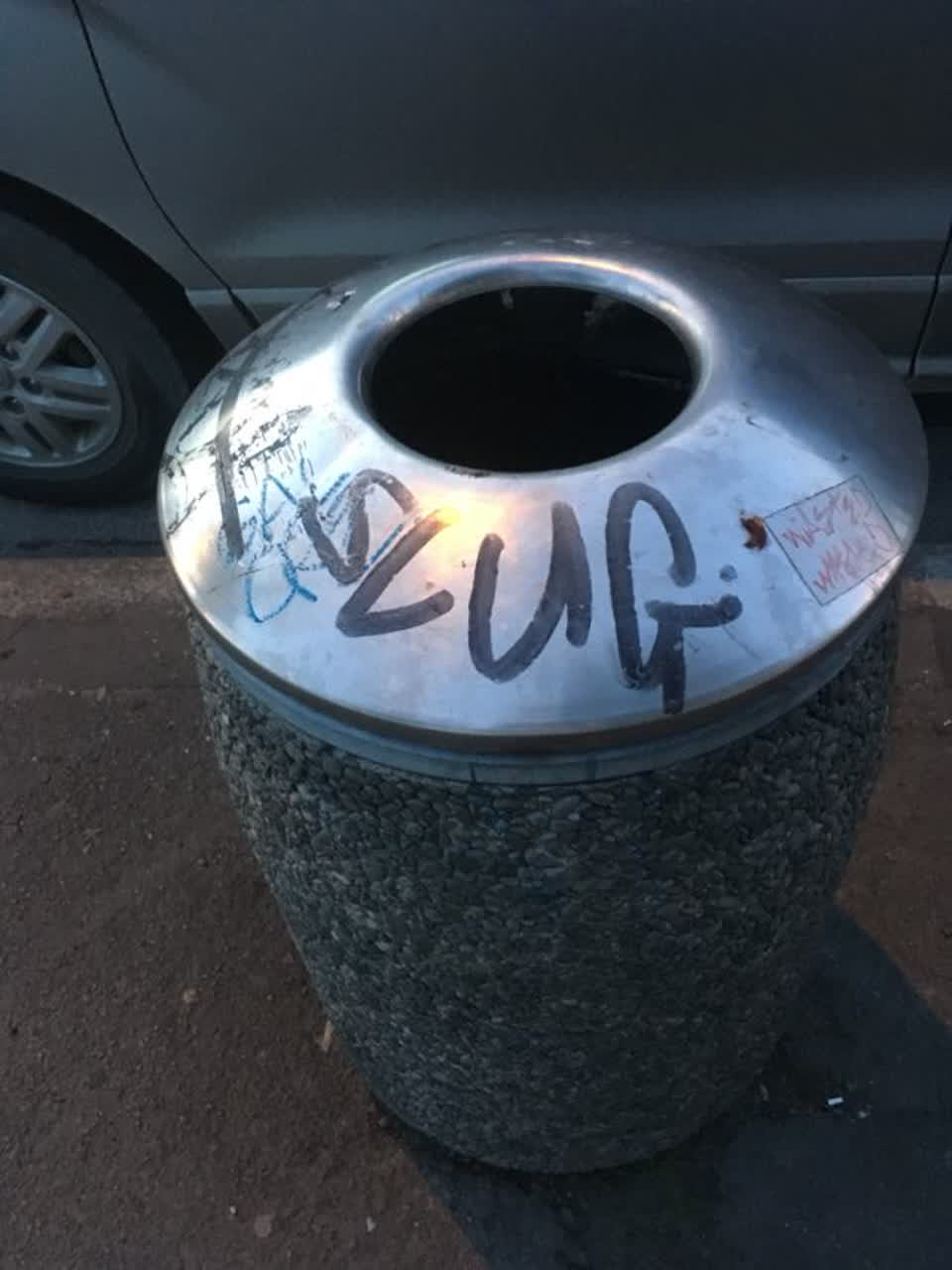 The photograph attached to this graffiti report