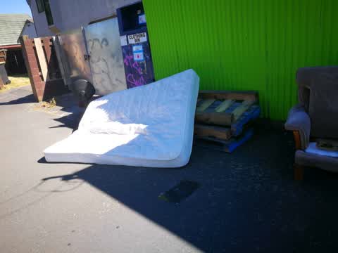 Rubbish/Recycling, a report photo