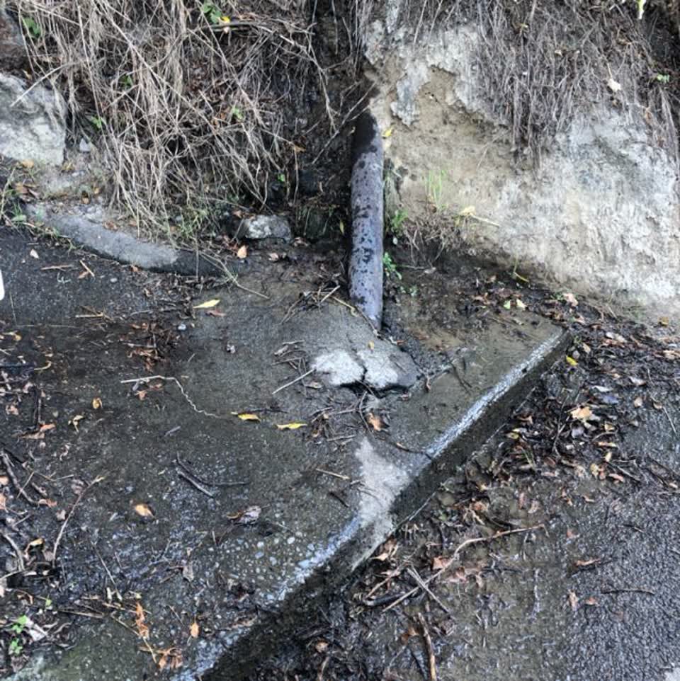 The photograph attached to this roading/streets report