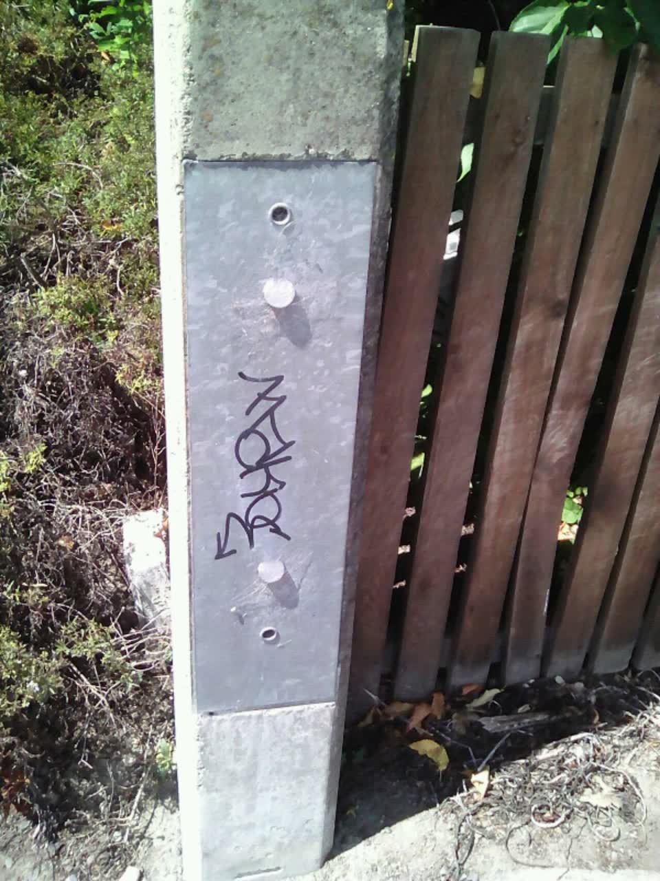 The photograph attached to this graffiti report