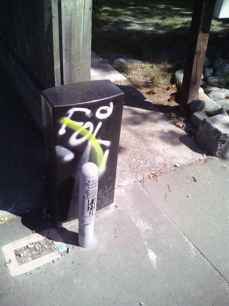 The photograph attached to this graffiti report