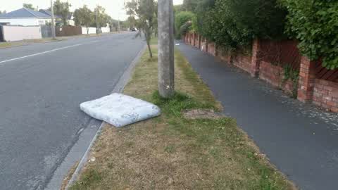 Rubbish/Recycling, a report photo