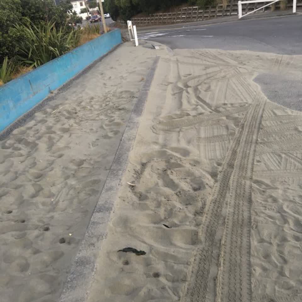 The photograph attached to this roading/streets report