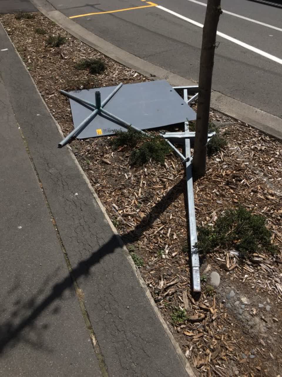 The photograph attached to this roading/streets report