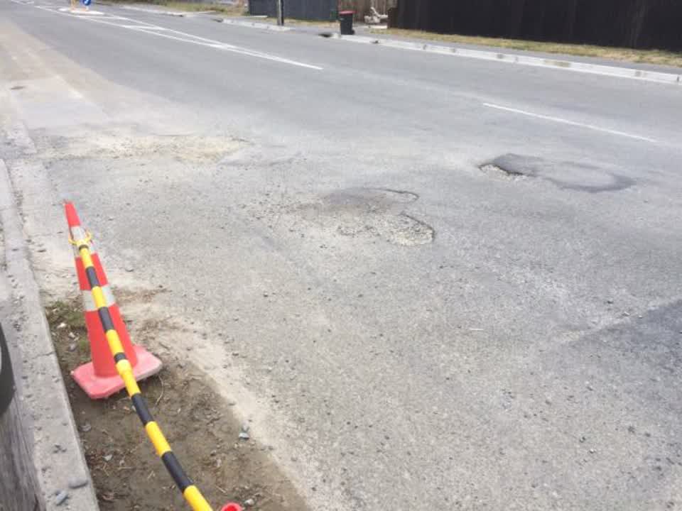 The photograph attached to this roading/streets report
