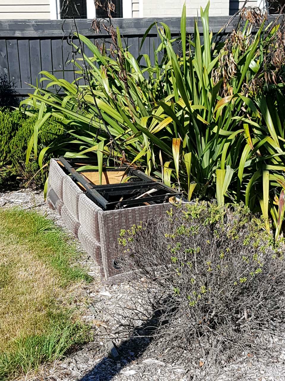 The photograph attached to this rubbish/recycling report