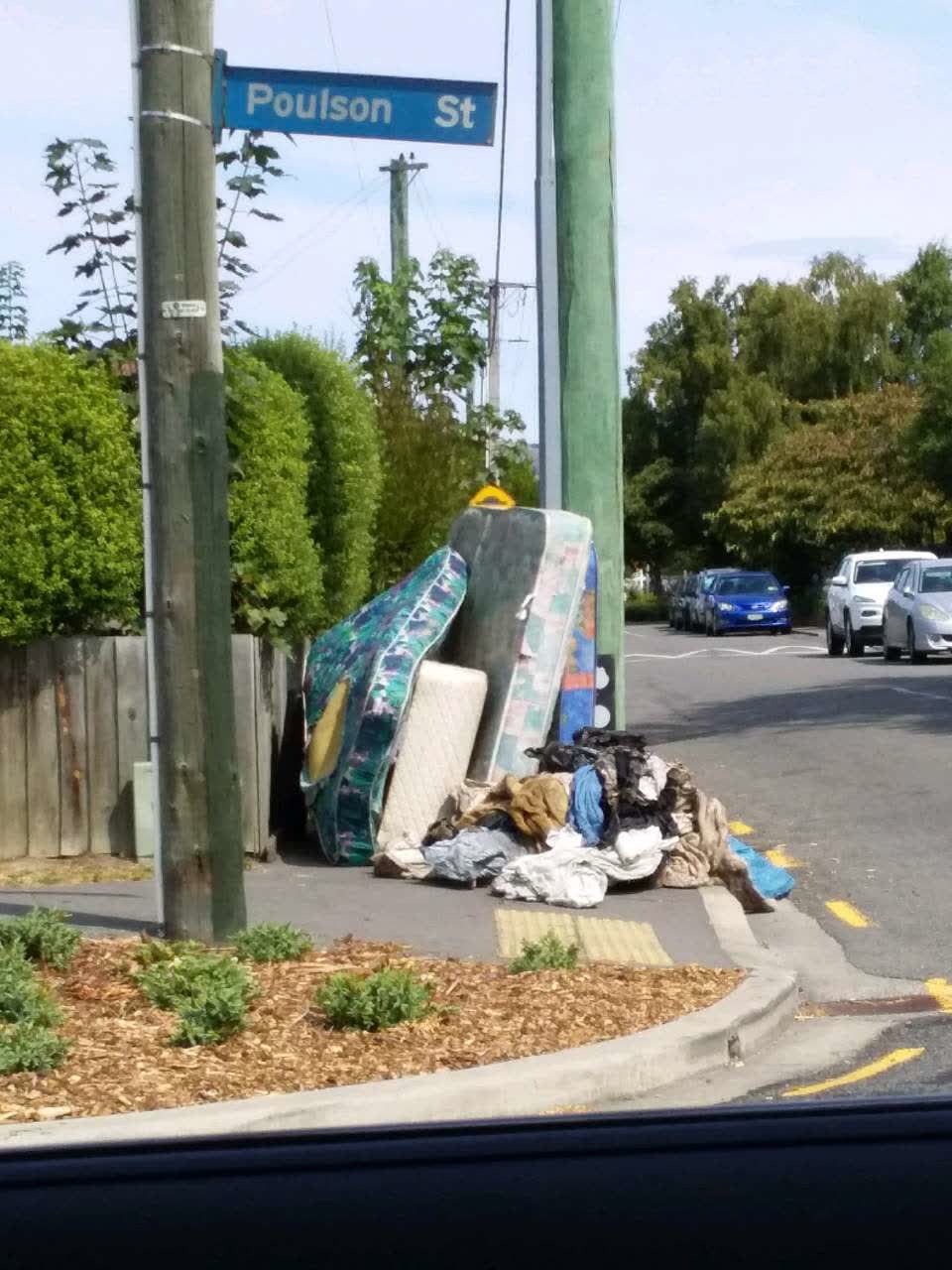 The photograph attached to this rubbish/recycling report