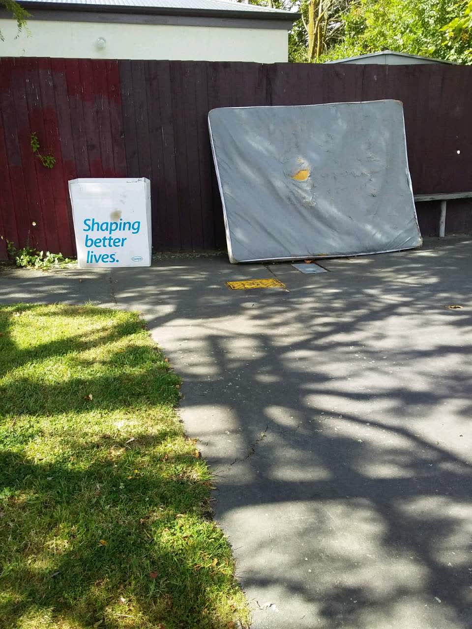 The photograph attached to this rubbish/recycling report