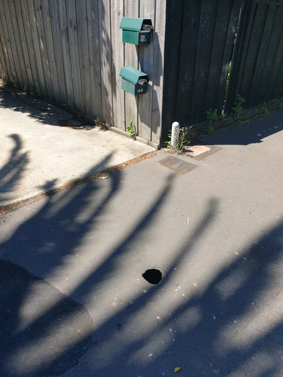 The photograph attached to this roading/streets report