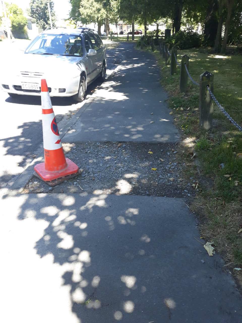 The photograph attached to this roading/streets report