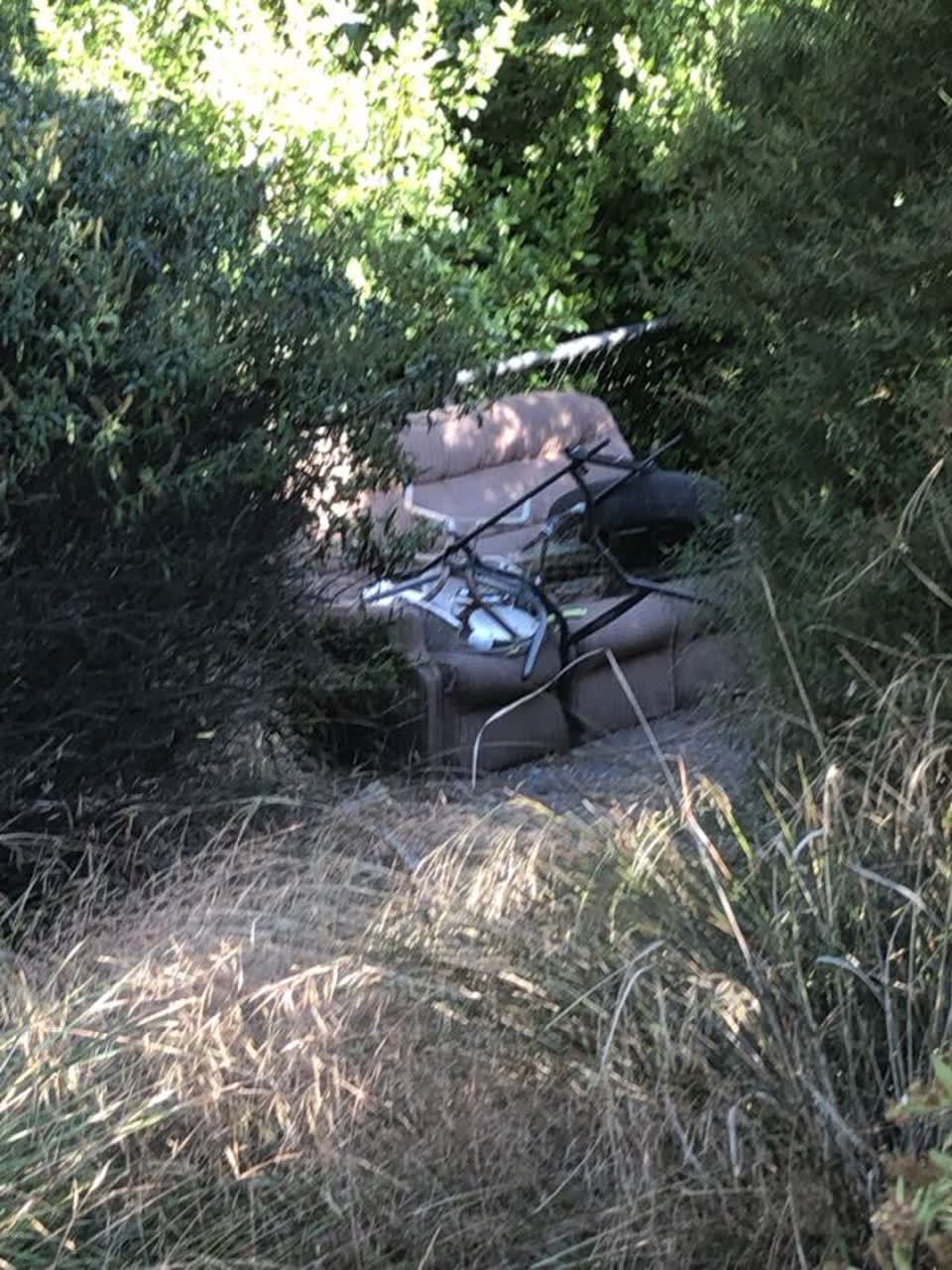 The photograph attached to this rubbish/recycling report