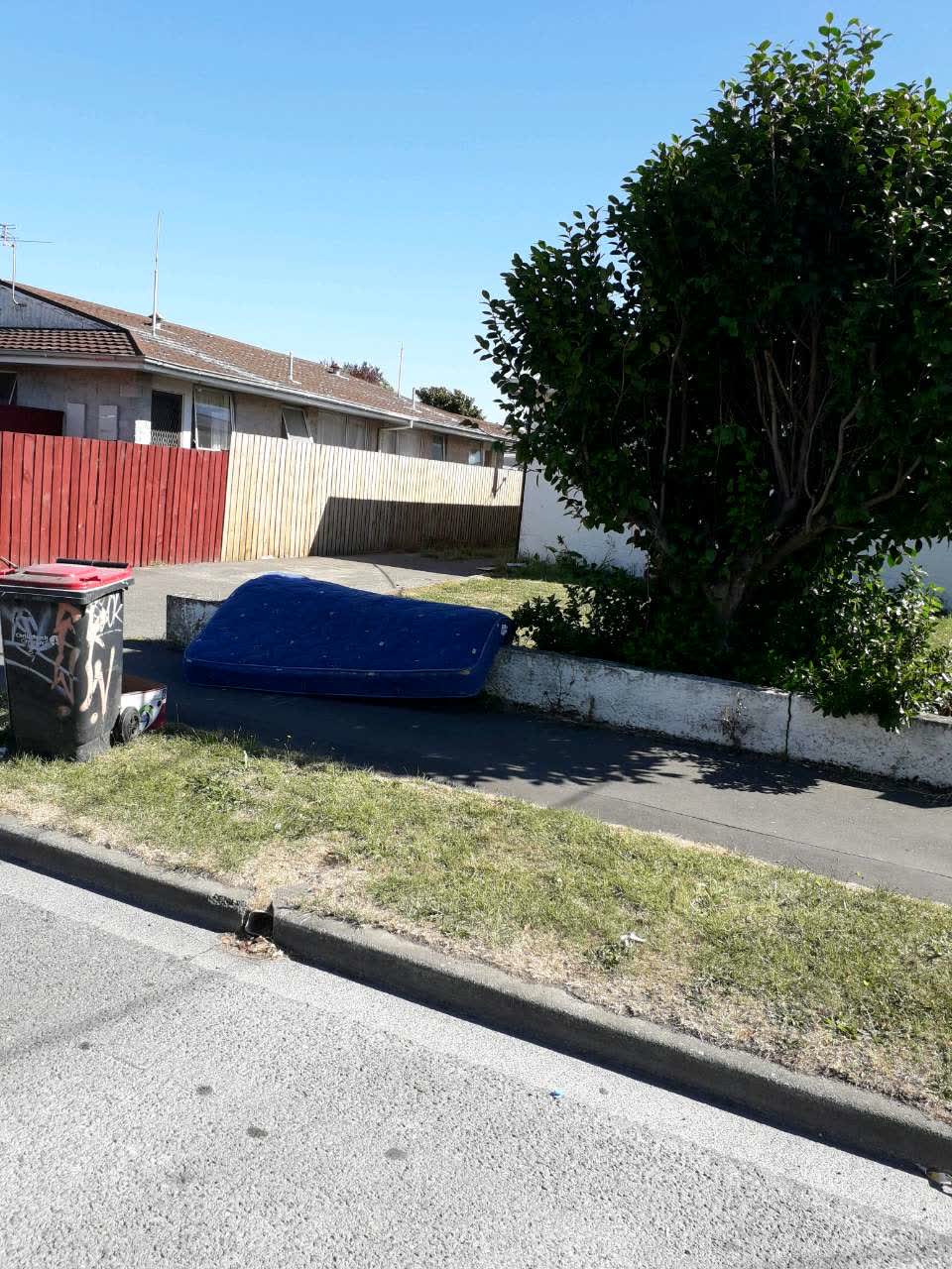 The photograph attached to this rubbish/recycling report