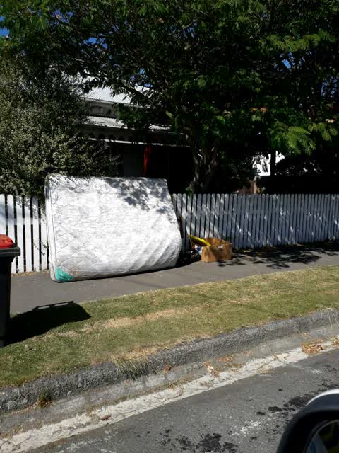 Rubbish/Recycling, a report photo