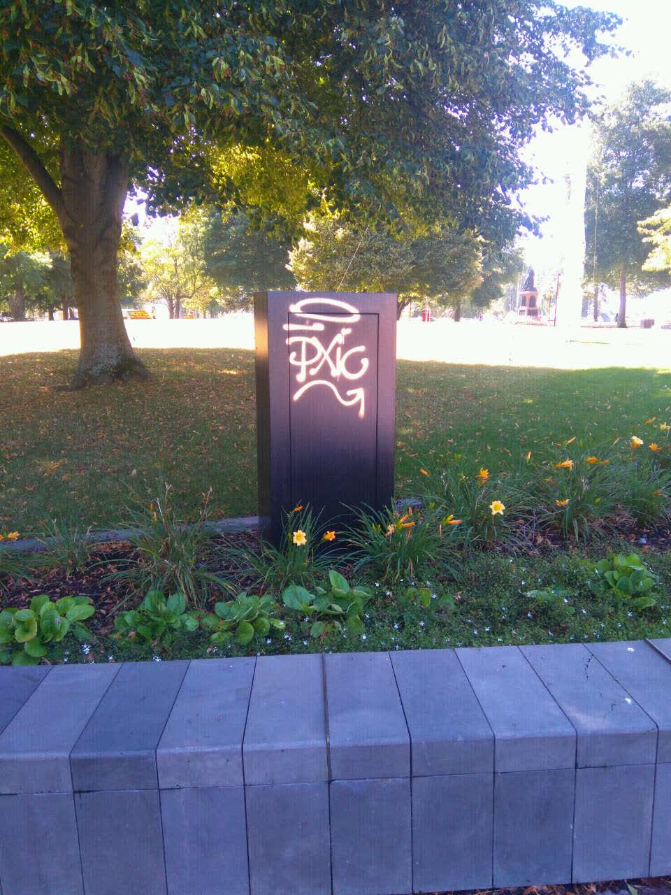 The photograph attached to this graffiti report