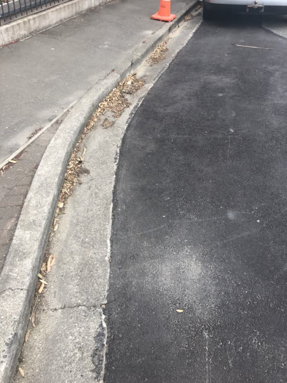 The photograph attached to this roading/streets report