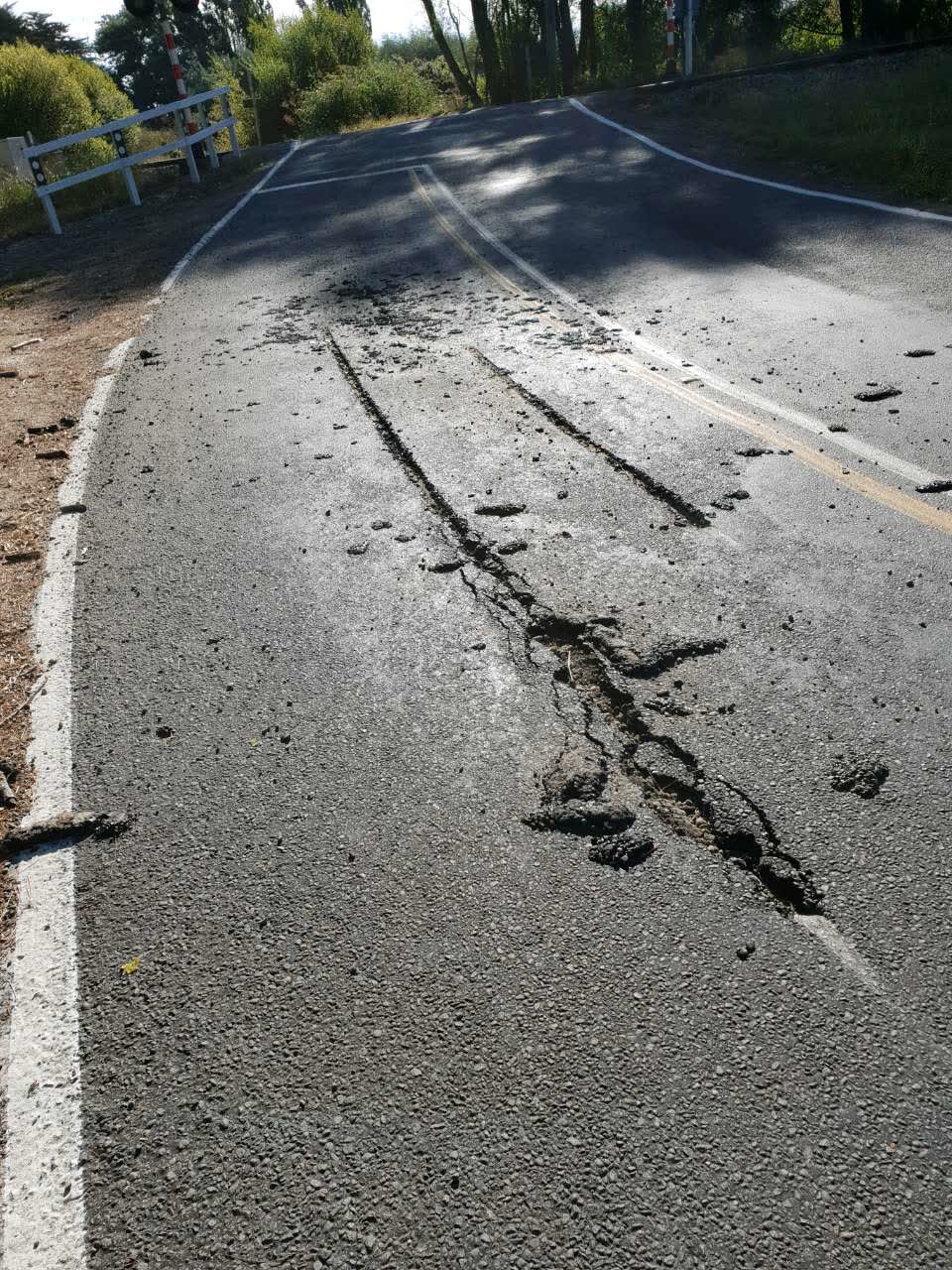 The photograph attached to this roading/streets report