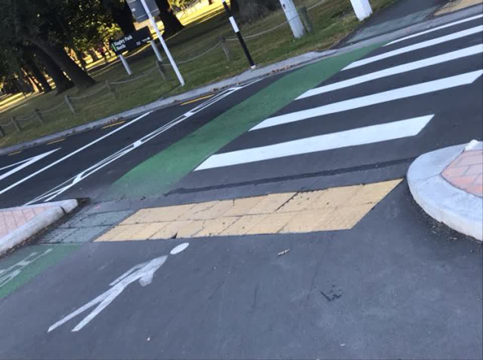 The photograph attached to this roading/streets report