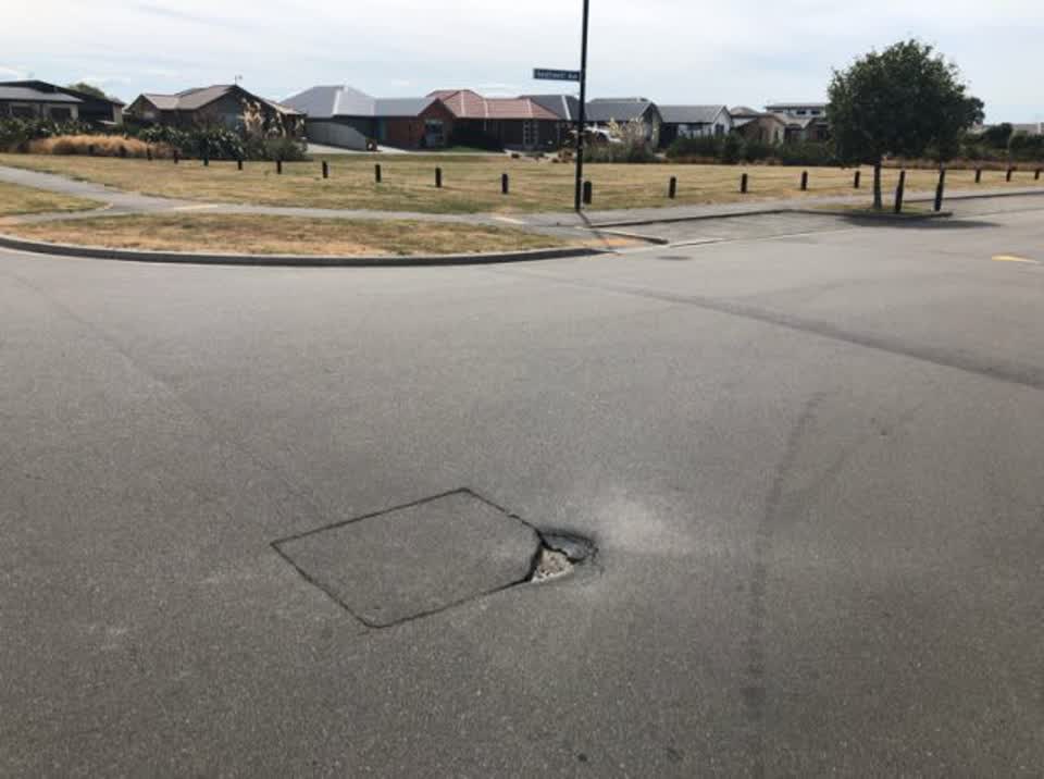The photograph attached to this roading/streets report
