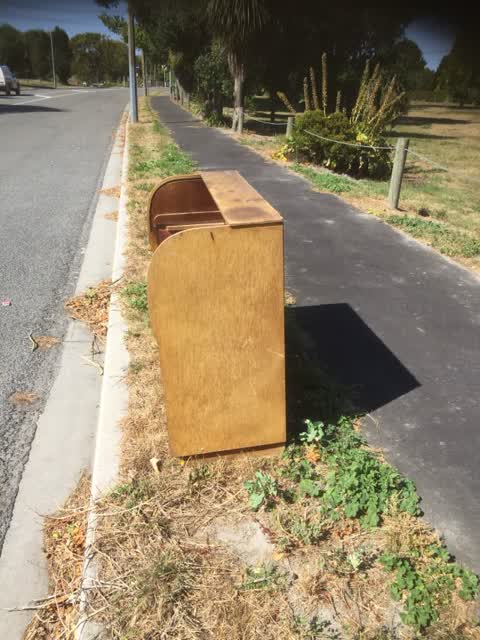 Rubbish/Recycling, a report photo