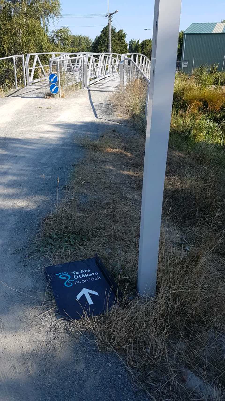 The photograph attached to this roading/streets report