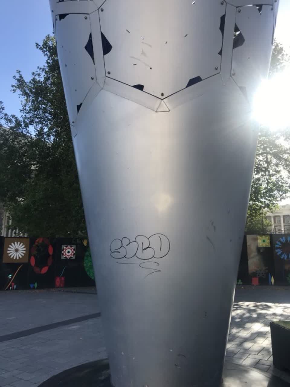 The photograph attached to this graffiti report