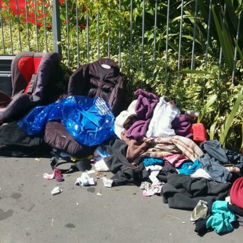 The photograph attached to this rubbish/recycling report