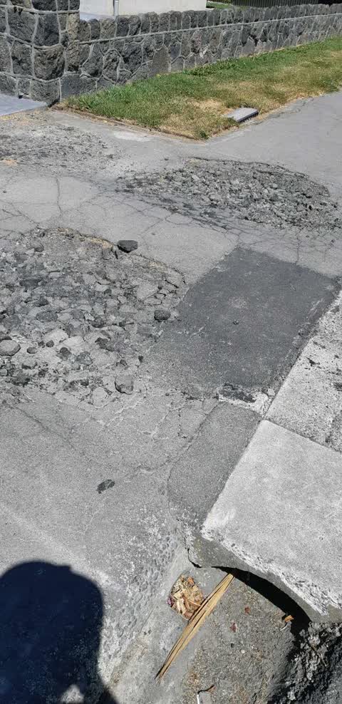 Roading/Streets, a report photo