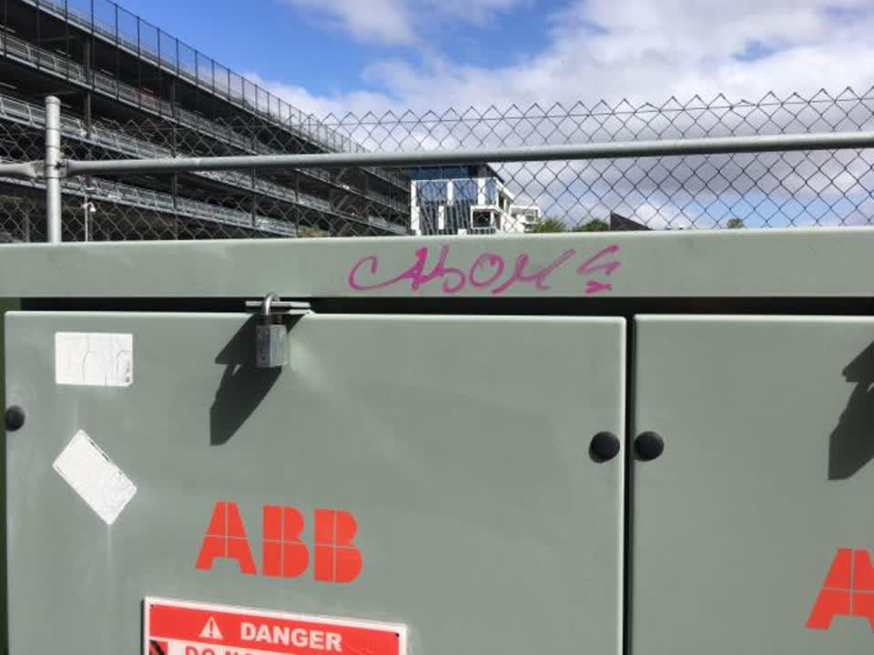 The photograph attached to this graffiti report