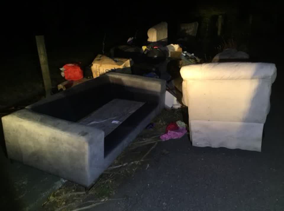 The photograph attached to this rubbish/recycling report
