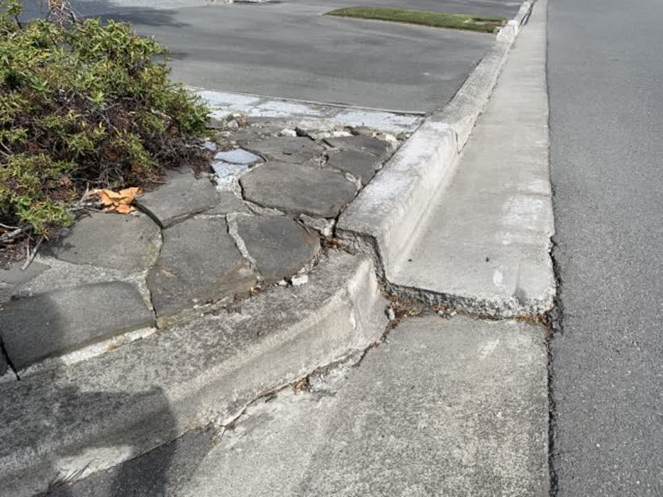 The photograph attached to this roading/streets report