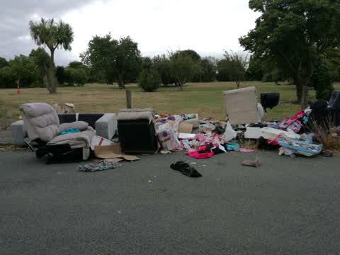 Rubbish/Recycling, a report photo