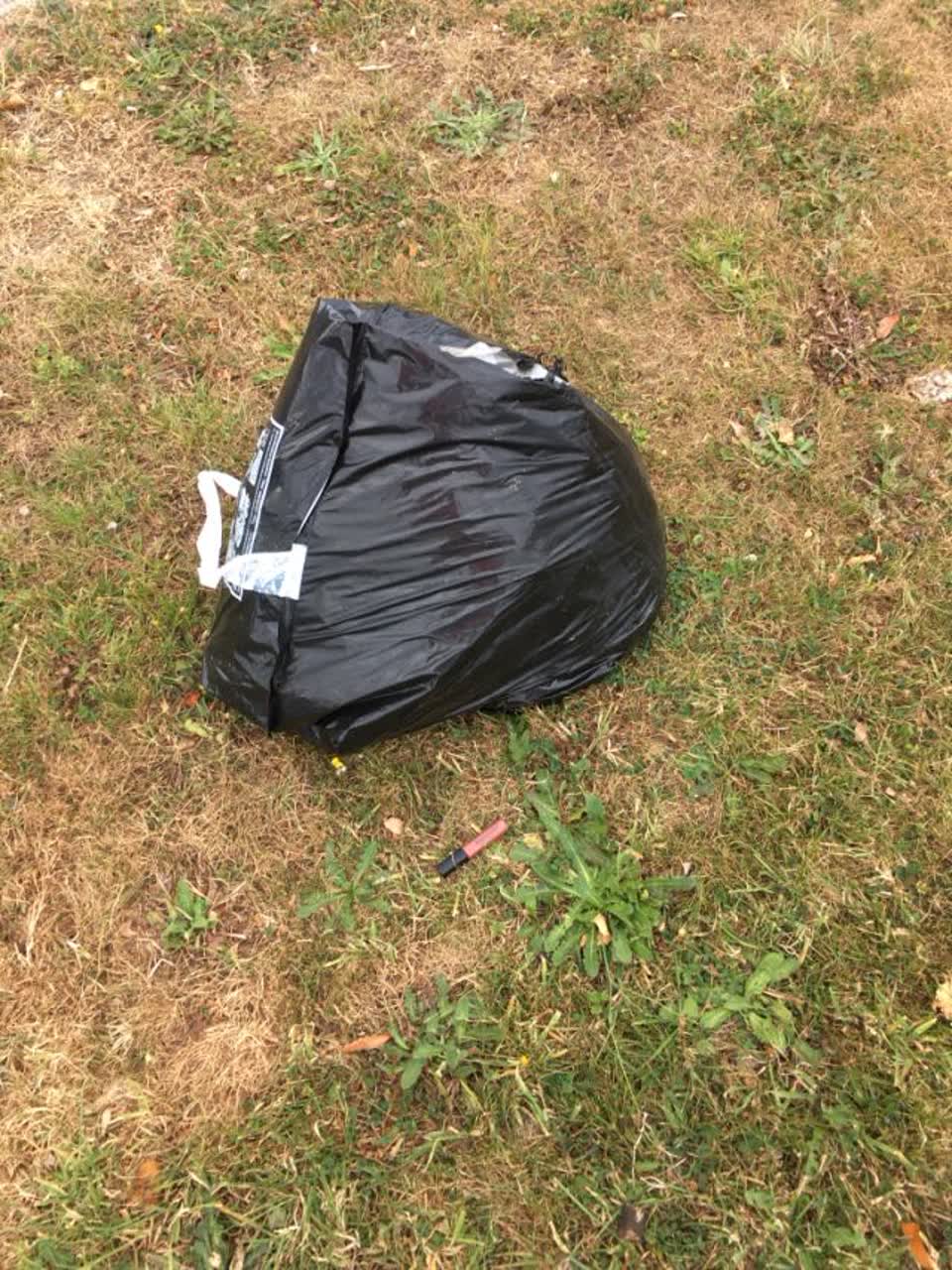 The photograph attached to this rubbish/recycling report
