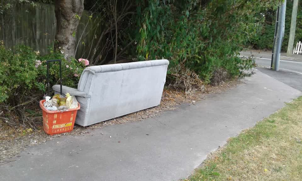 The photograph attached to this rubbish/recycling report
