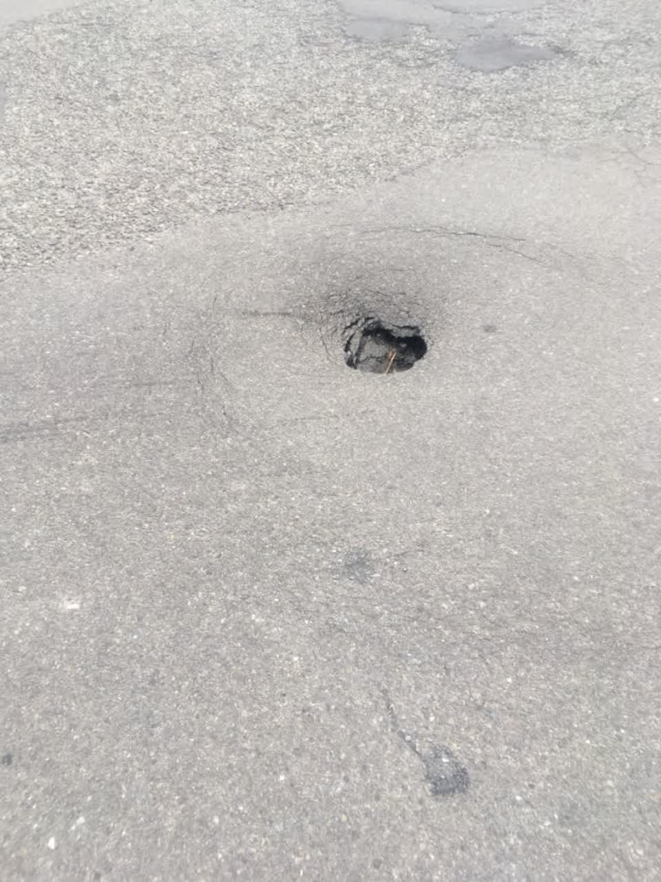 The photograph attached to this roading/streets report